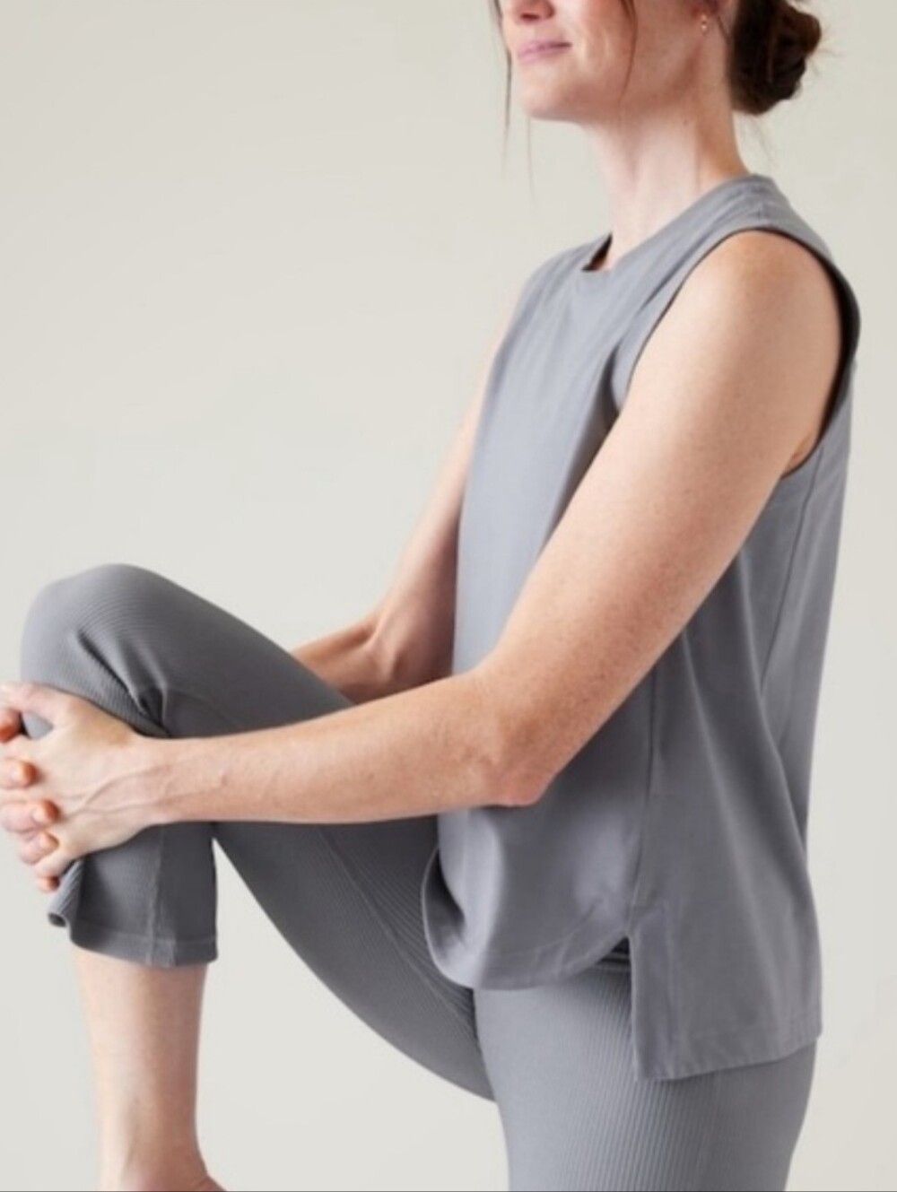 Athleta Effortless Tank Lavender-Gray Muscle Medium Work Out Fitness Comfort